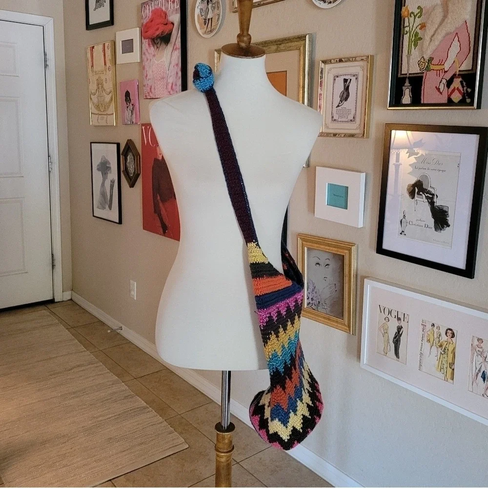 70s Multi-Color Chevron Crochet Crossbody Bag Boho Sunburst Bottom Festival Hobo